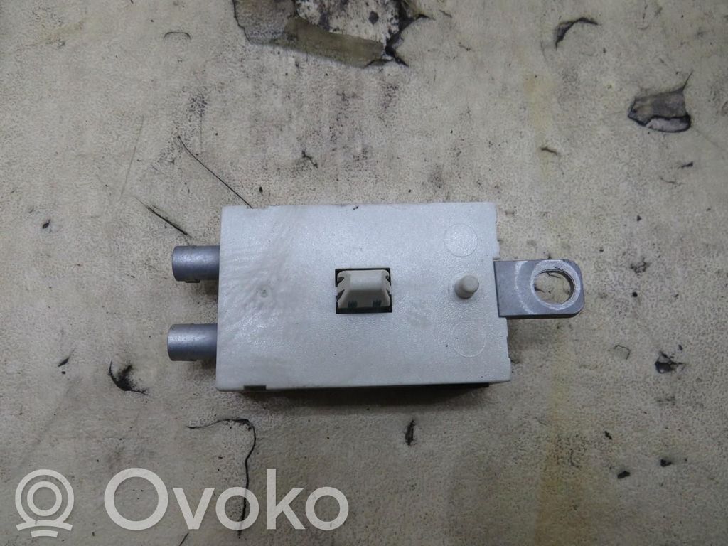 Jaguar XE Antenos stiprintuvas 