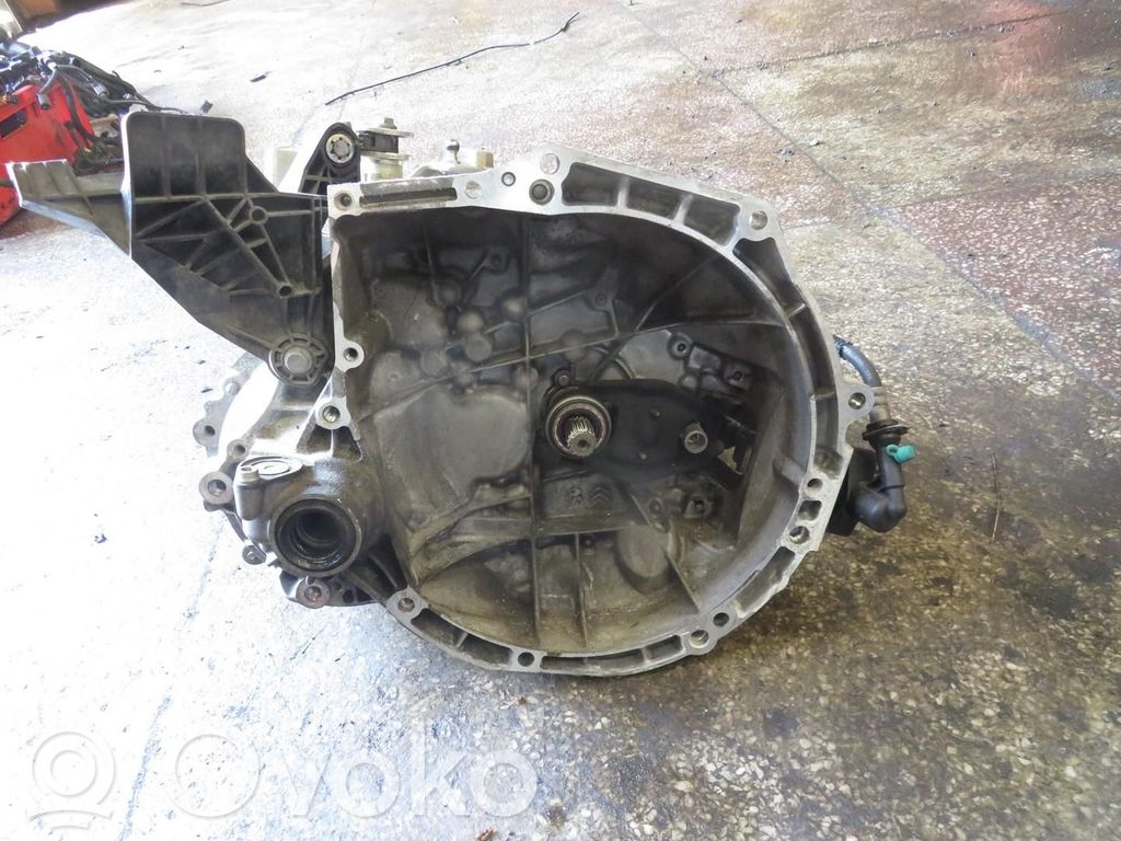 Opel Corsa F Caja de cambios manual de 5 velocidades 