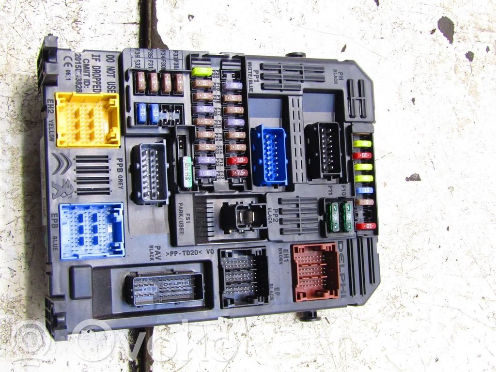 Peugeot 3008 II Comfort/convenience module 