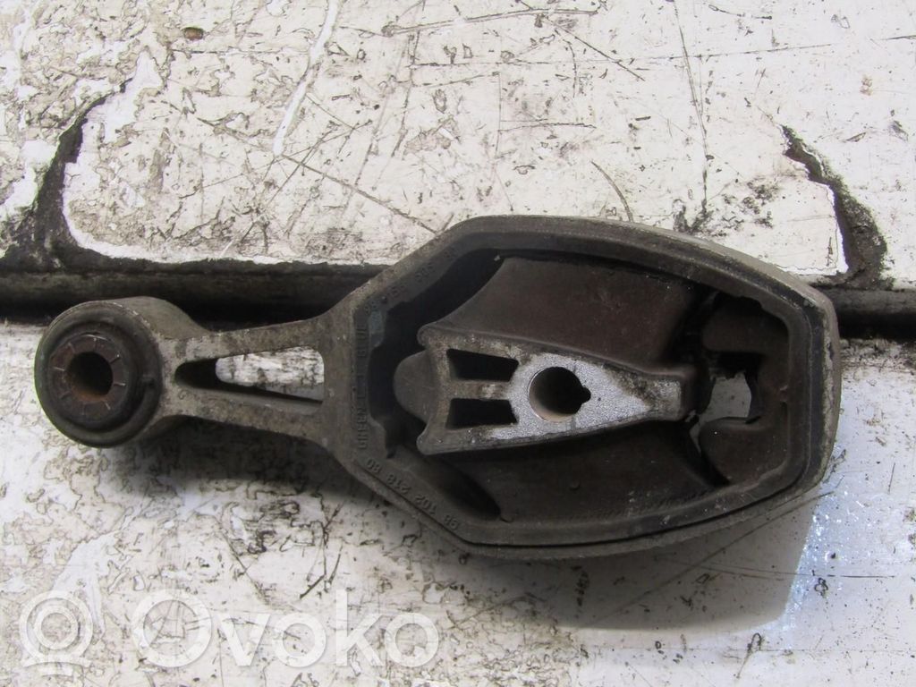 Peugeot 3008 II Engine mount vacuum valve 