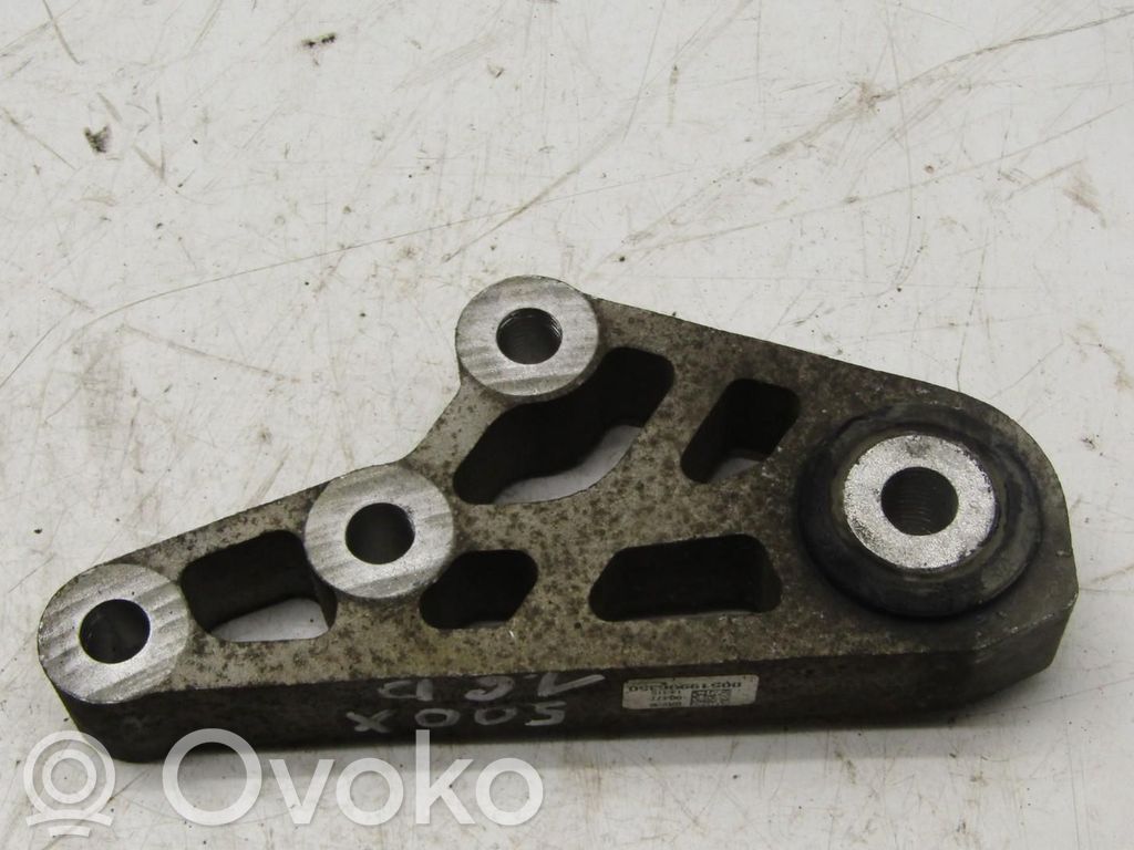 Fiat 500X Engine mount bracket 