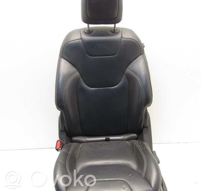Jeep Cherokee KL Asiento delantero del conductor 