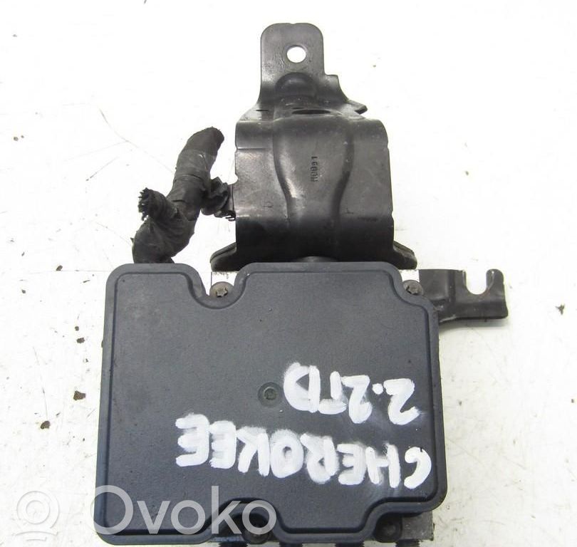 Jeep Cherokee KL ABS-pumppu 