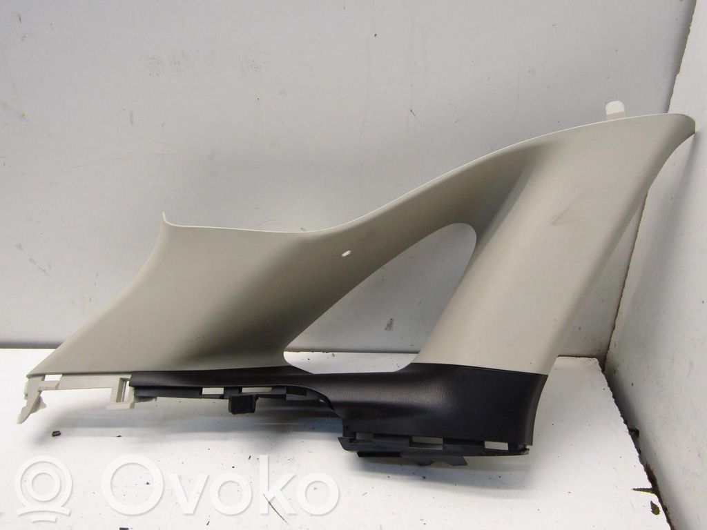 (C) pillar trim   D10E68260,D10E68260