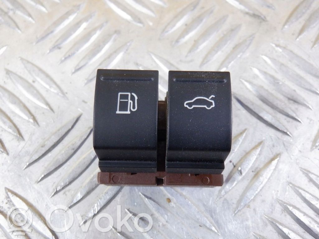 Volkswagen Scirocco Fuel tank opening switch 