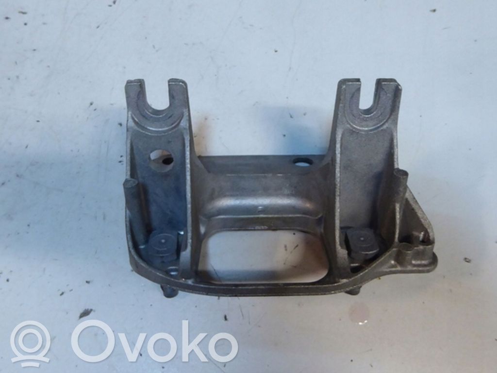 Smart ForFour II W453 Engine mounting bracket 