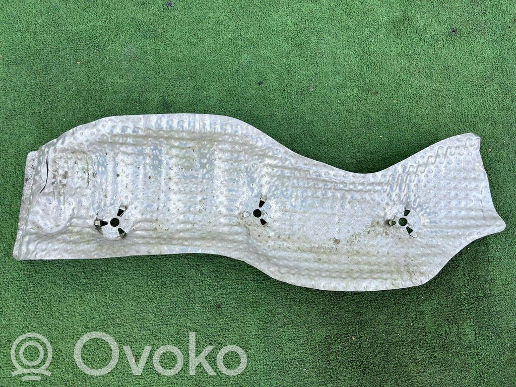 Volkswagen Amarok Exhaust heat shield 