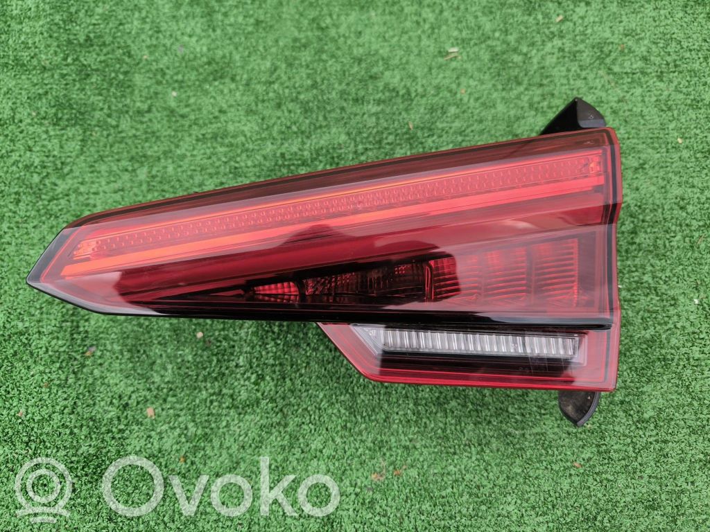 Lampy tylnej klapy bagażnika   8W5945094C,2SD012246,1224702