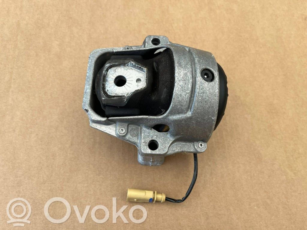 Audi Q5 SQ5 8R Engine mount bracket 