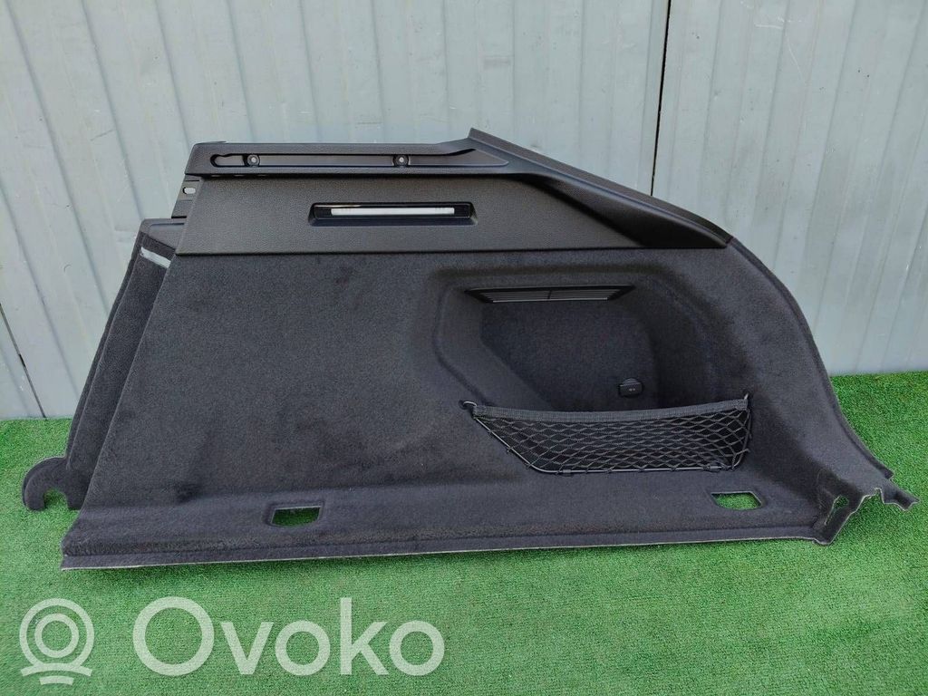 Audi e-tron Tailgate/trunk side cover trim 