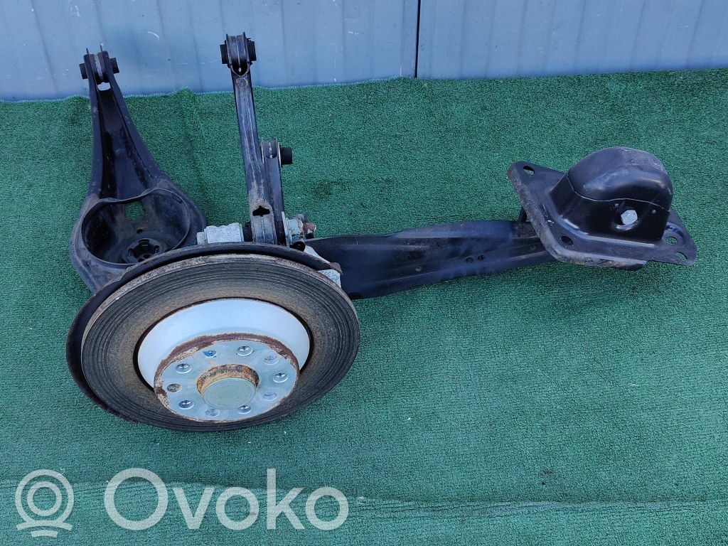 Audi Q3 F3 Zwrotnica / Piasta koła tylnego 