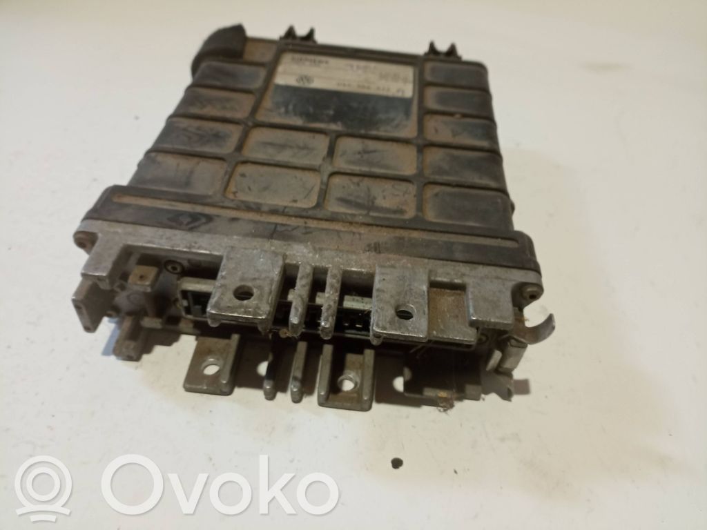 Volkswagen PASSAT B4 Engine control unit/module 