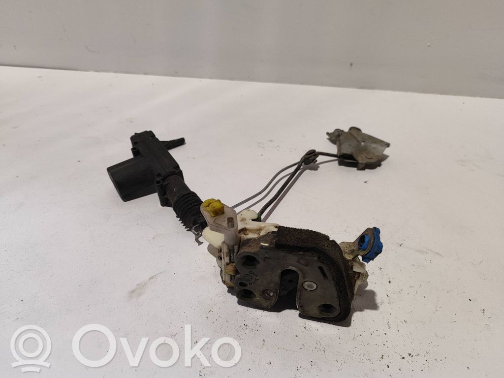 Subaru Impreza I Priekinė durų spyna 