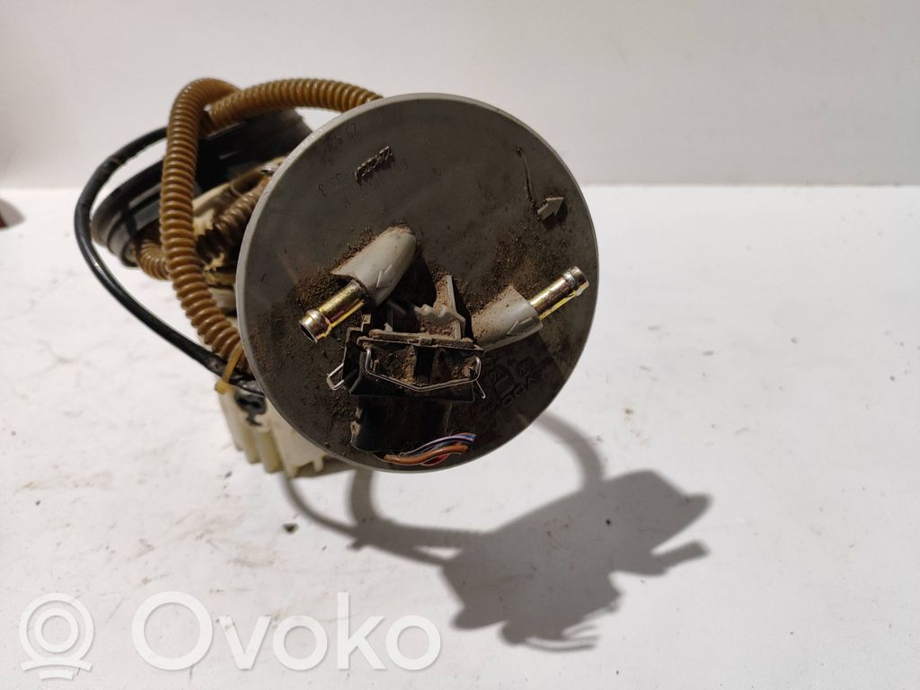 Volkswagen Polo III 6N 6N2 6NF Pompa paliwa w zbiorniku 