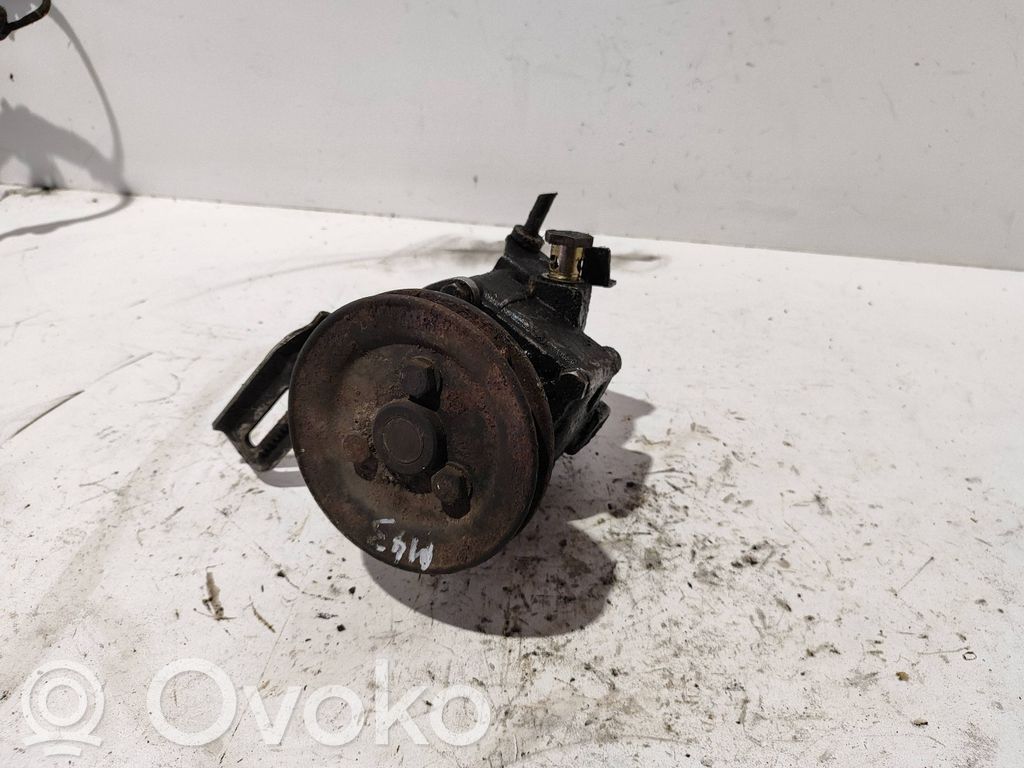 BMW 3 E36 Vairo stiprintuvo siurblys 