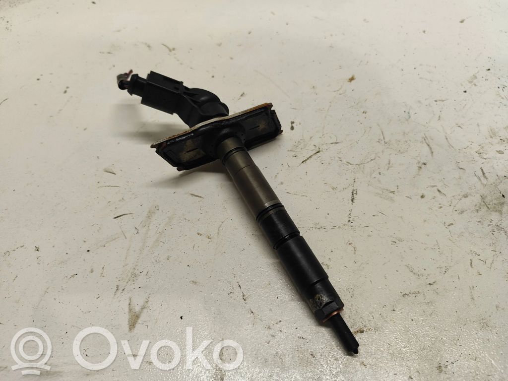 Audi A4 S4 B7 8E 8H Wtryskiwacz paliwa 