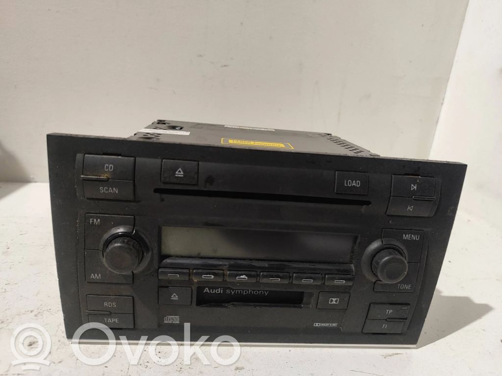 Audi A4 S4 B6 8E 8H Panel / Radioodtwarzacz CD/DVD/GPS 