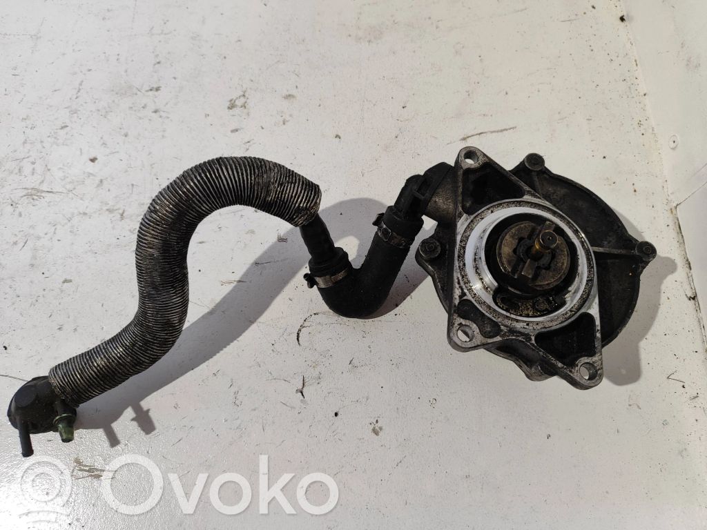 Audi A6 S6 C5 4B Vacuum pump 