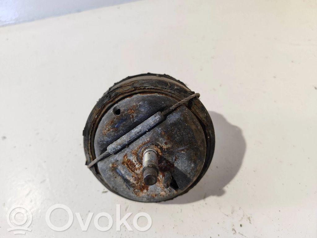 Volvo S60 Engine mount bracket 