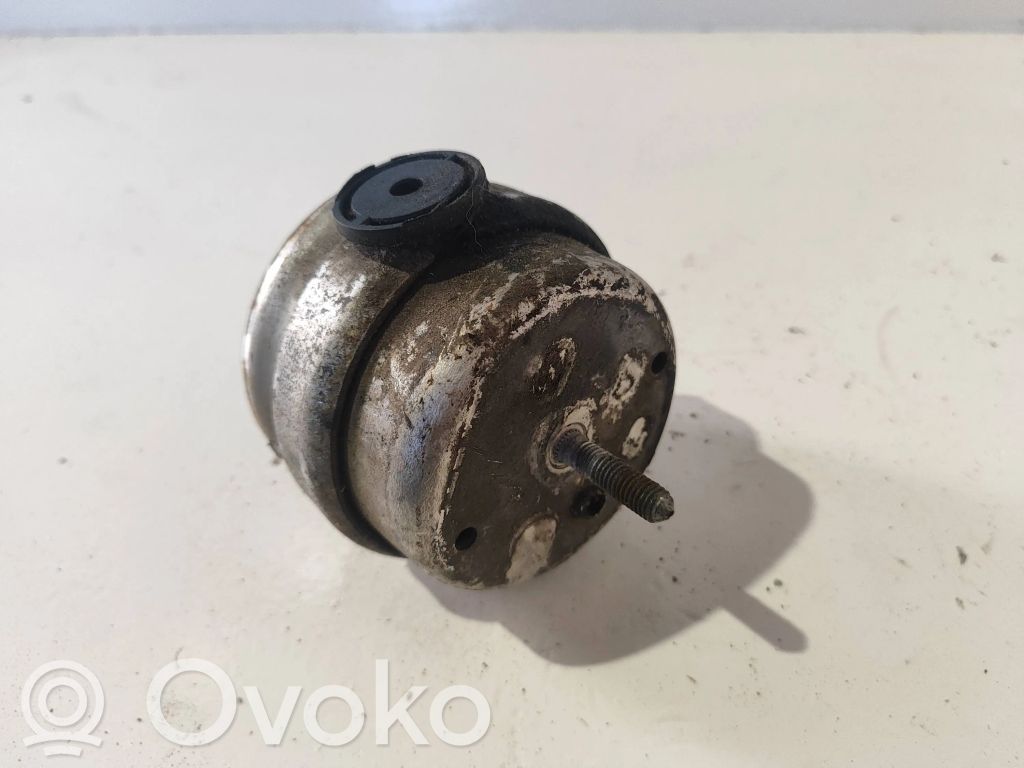 Audi A4 S4 B6 8E 8H Engine mount bracket 