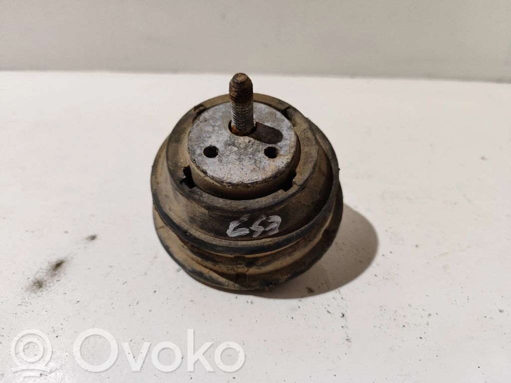 BMW 5 E39 Engine mount bracket 