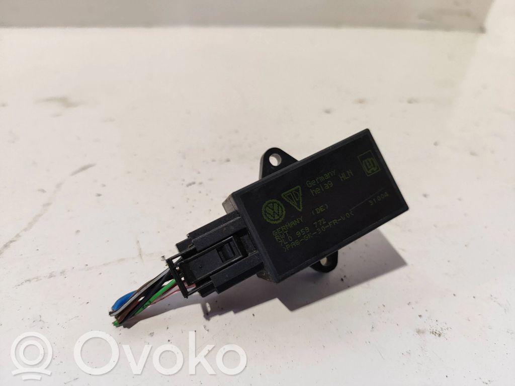 Volkswagen Touareg I Seat heating relay 