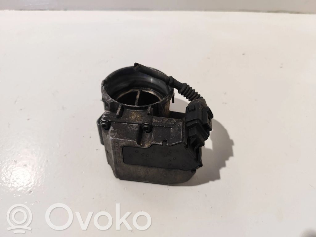 Audi A4 S4 B7 8E 8H Droseļvārsts 