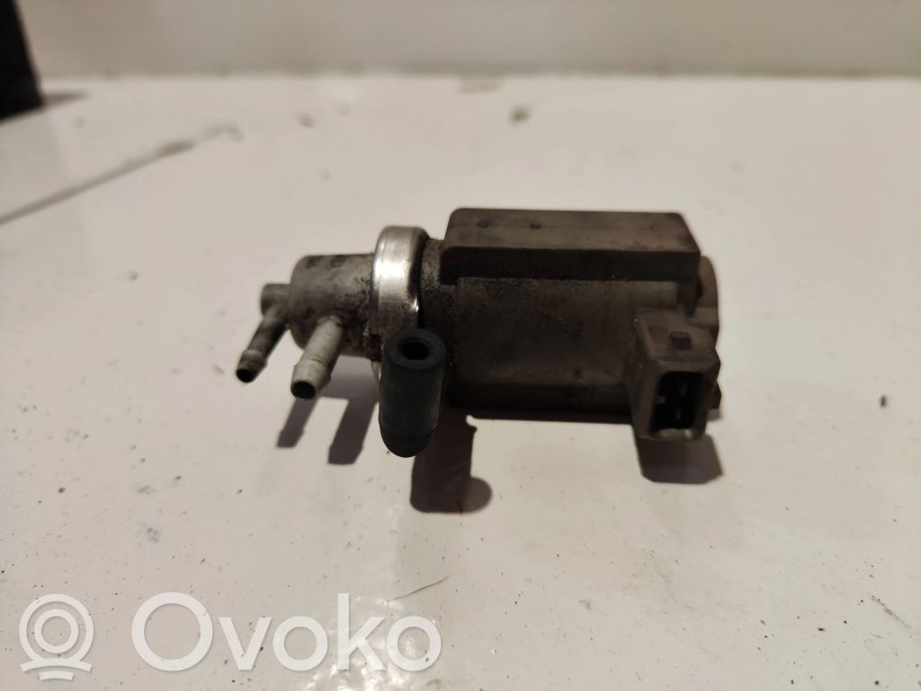 Audi A6 S6 C5 4B Solenoidinis vožtuvas 