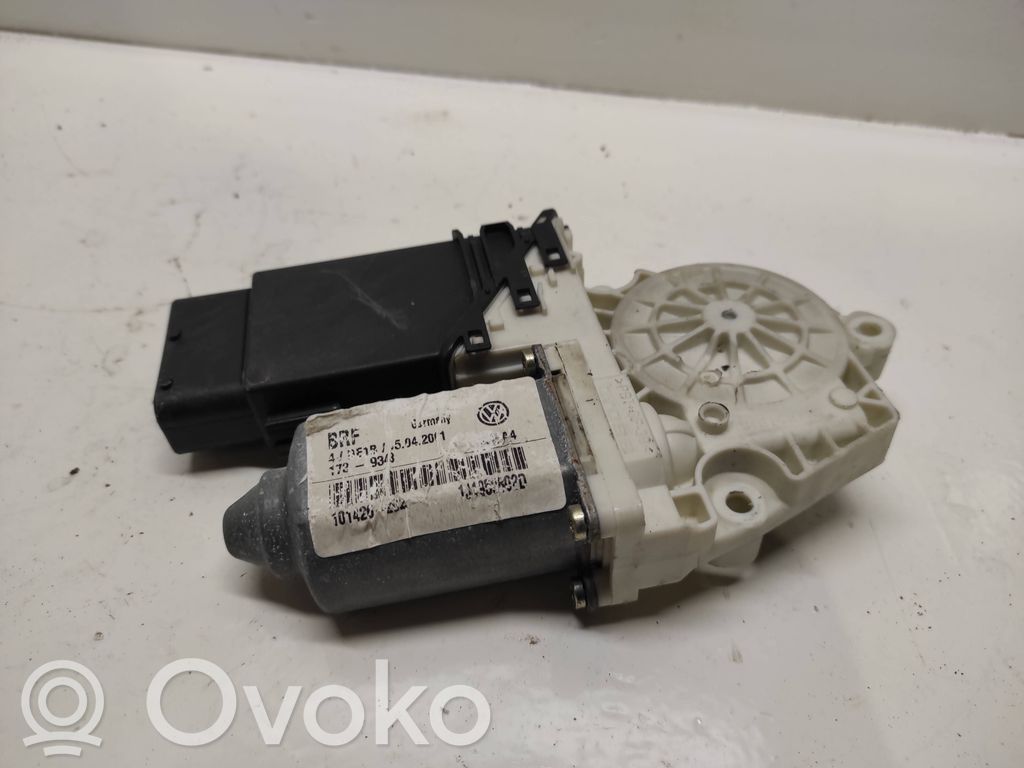 Silnik regulatora szyby drzwi przednich   1J1959802D,1739343,101426
