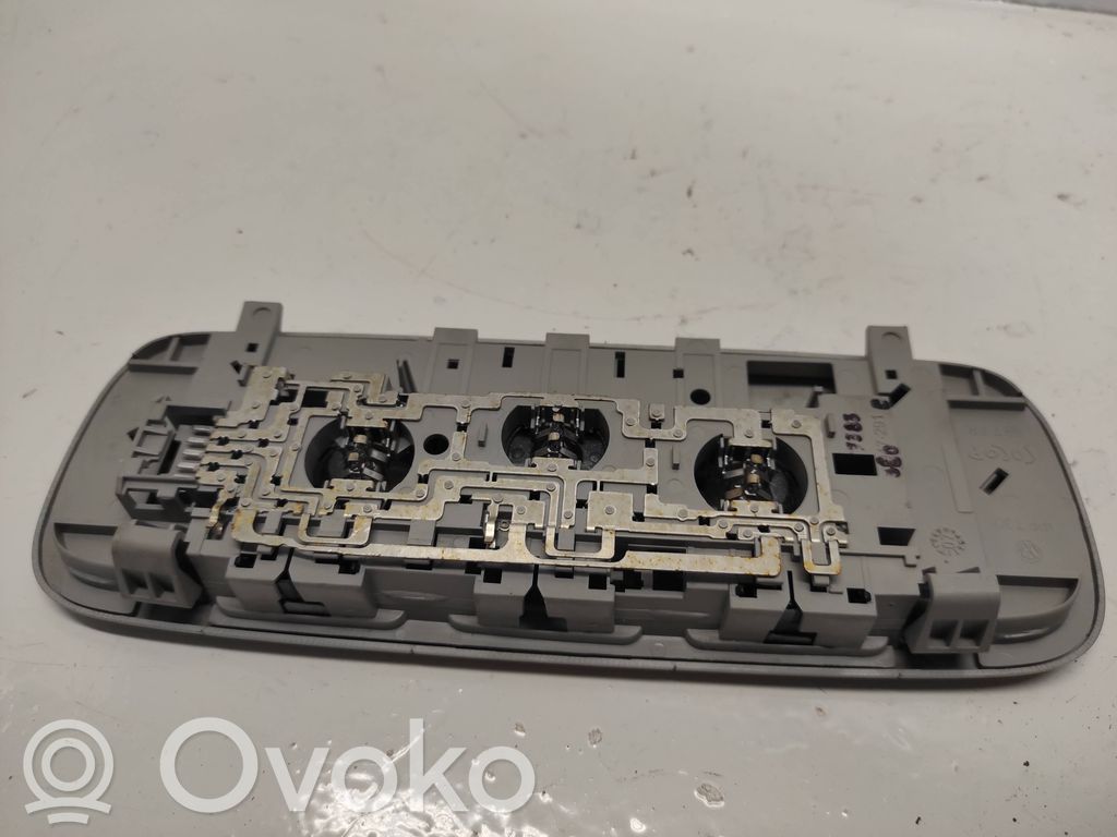 Volkswagen PASSAT B6 Fondbeleuchtung 