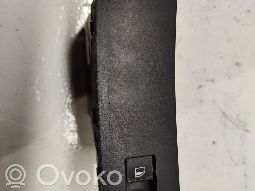 Interruptor del elevalunas eléctrico   6925700