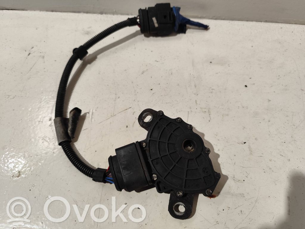 Volkswagen Touareg I Gear selector 