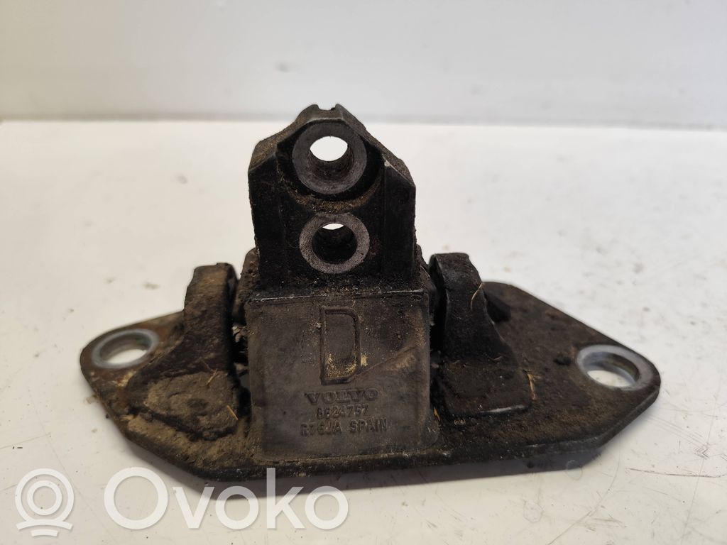 Engine mount bracket   8624757,R760A