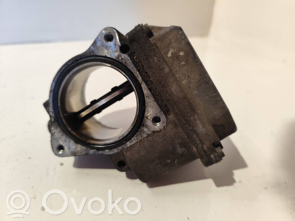 Audi A4 S4 B7 8E 8H Droselinė sklendė 