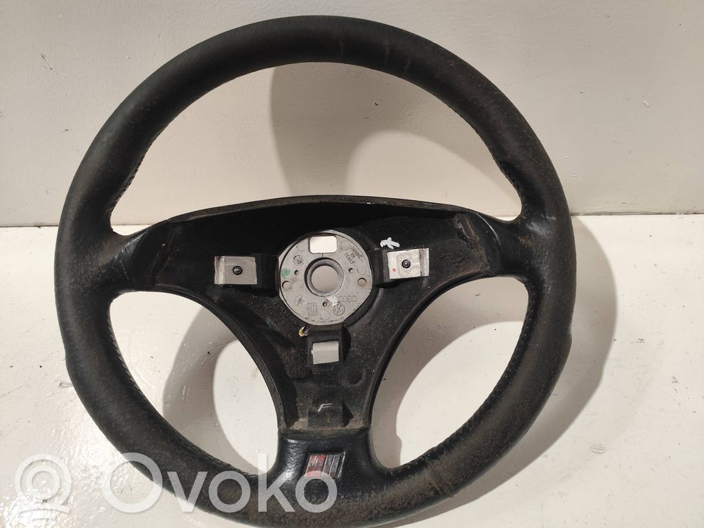 Ohjauspyörä   4B0419091E