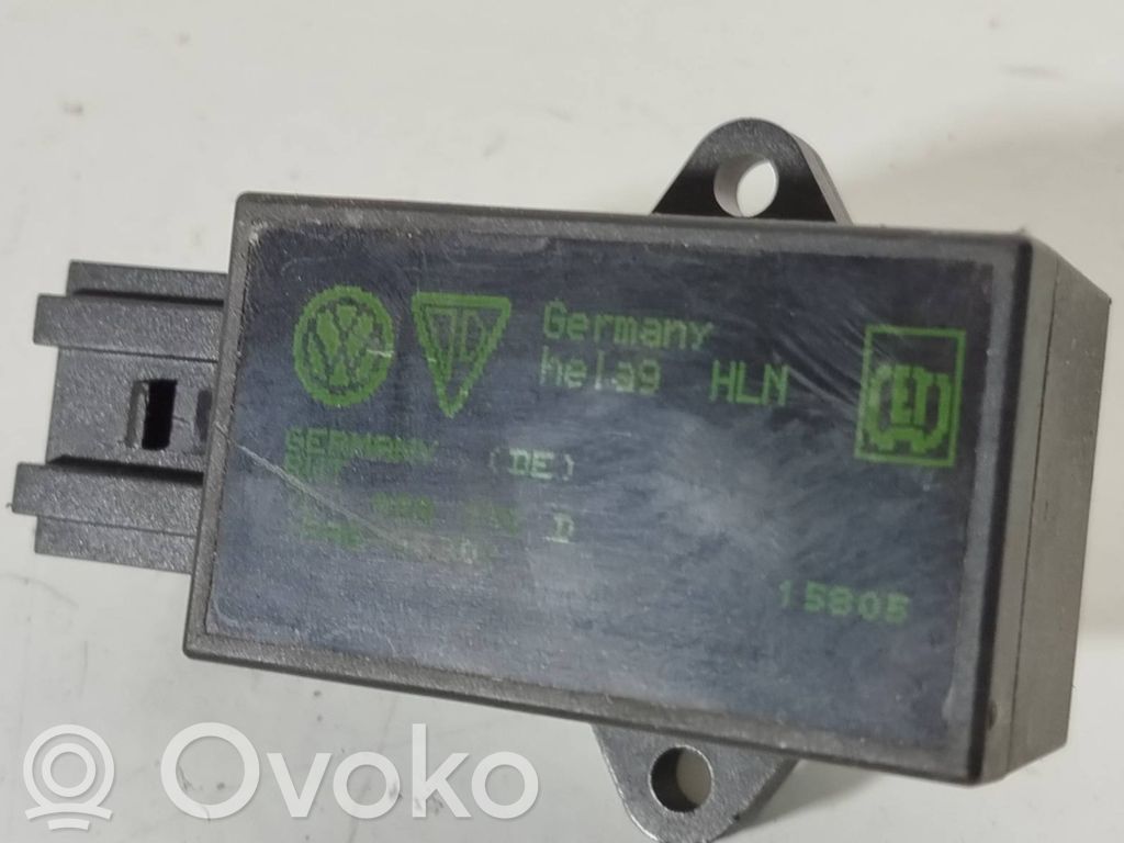 Volkswagen Touran I Relè riscaldamento sedile 