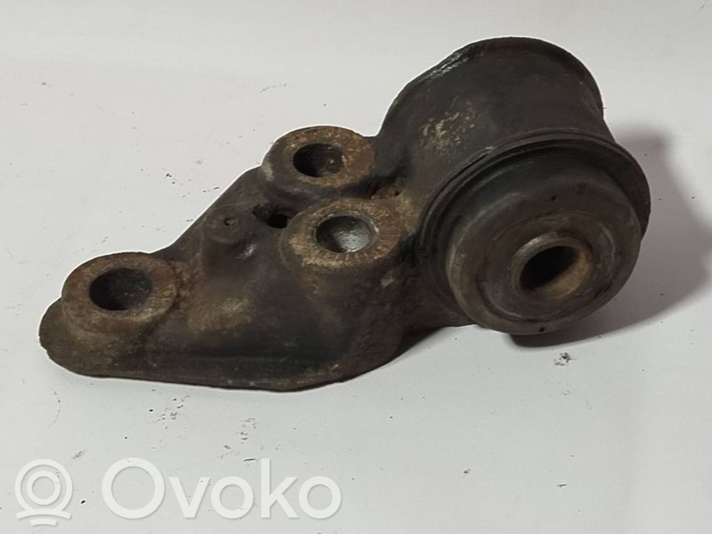 Audi A6 S6 C5 4B Poduszka / Łapa zawieszenia belki osi tylnej 
