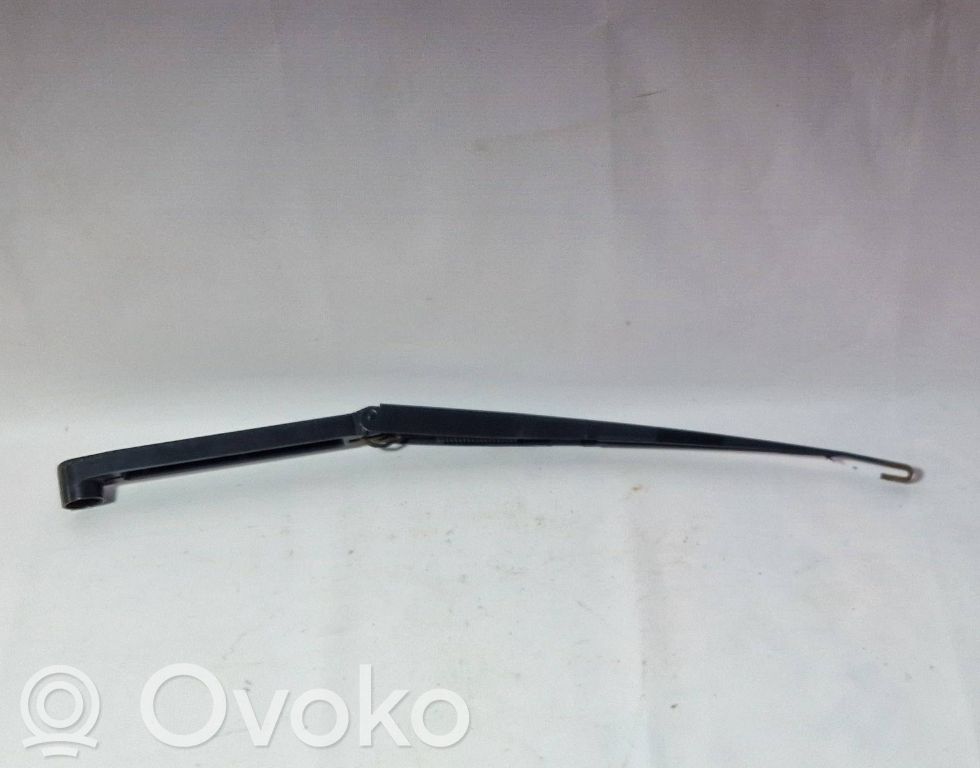 Subaru Legacy Front wiper blade arm 