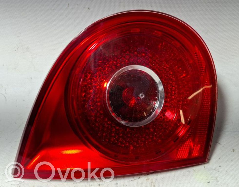 Volkswagen Jetta V Lampy tylnej klapy bagażnika 