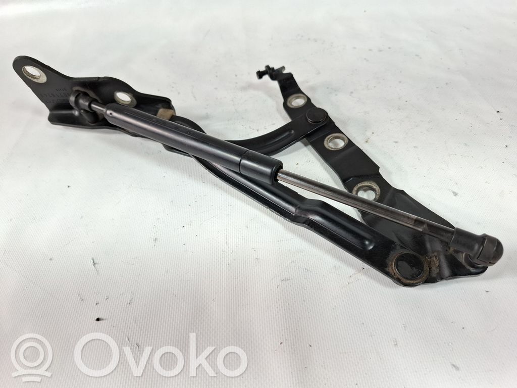 Volvo S40 Tailgate/trunk/boot hinge 
