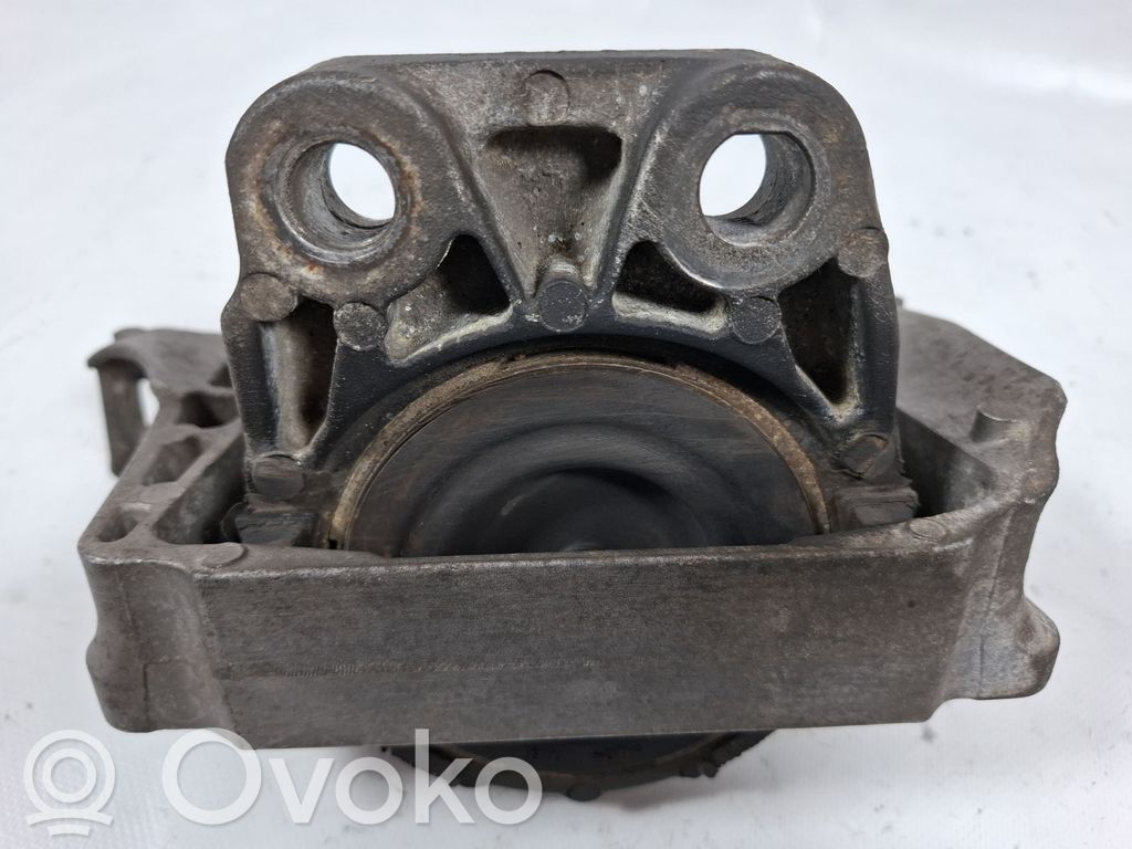 Volvo S40 Engine mount bracket 