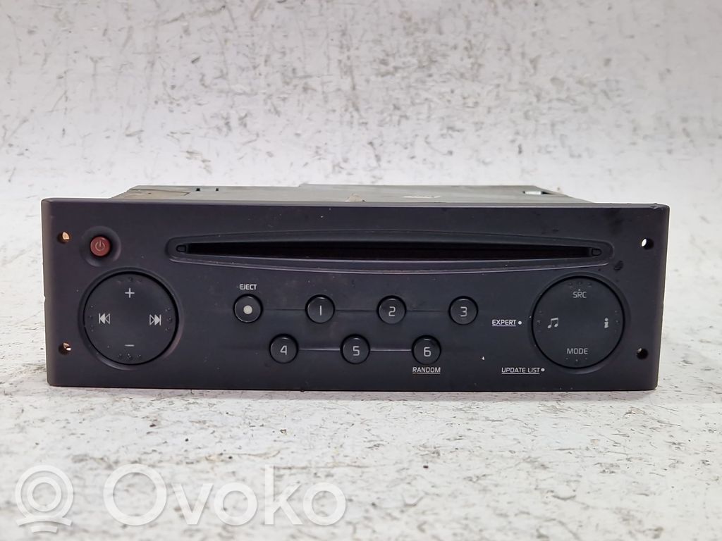 Renault Clio III Steuergerät Audioanlage Soundsystem Hi-Fi 