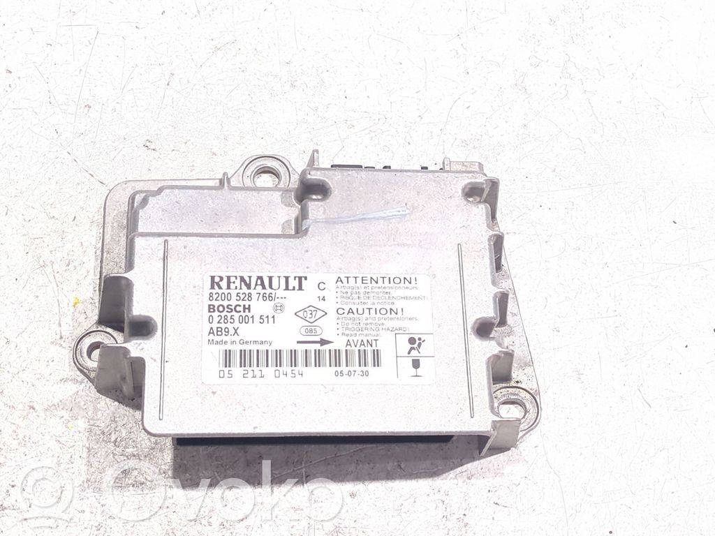 Renault Clio III Airbag control unit/module 