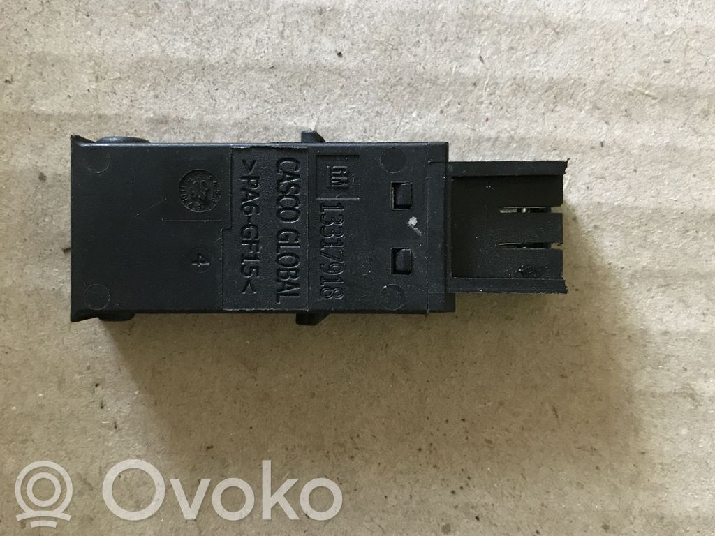 Opel Insignia A USB socket connector 