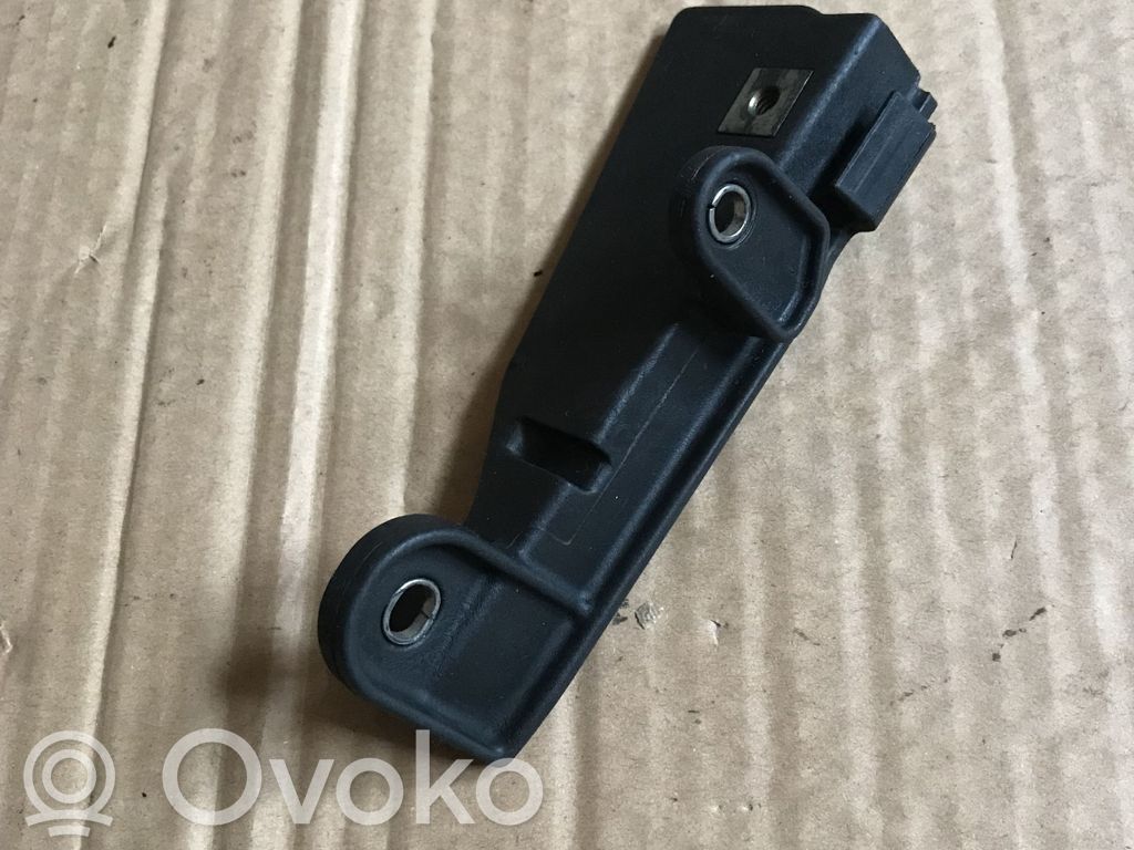 Opel Zafira B Autres pièces compartiment moteur 