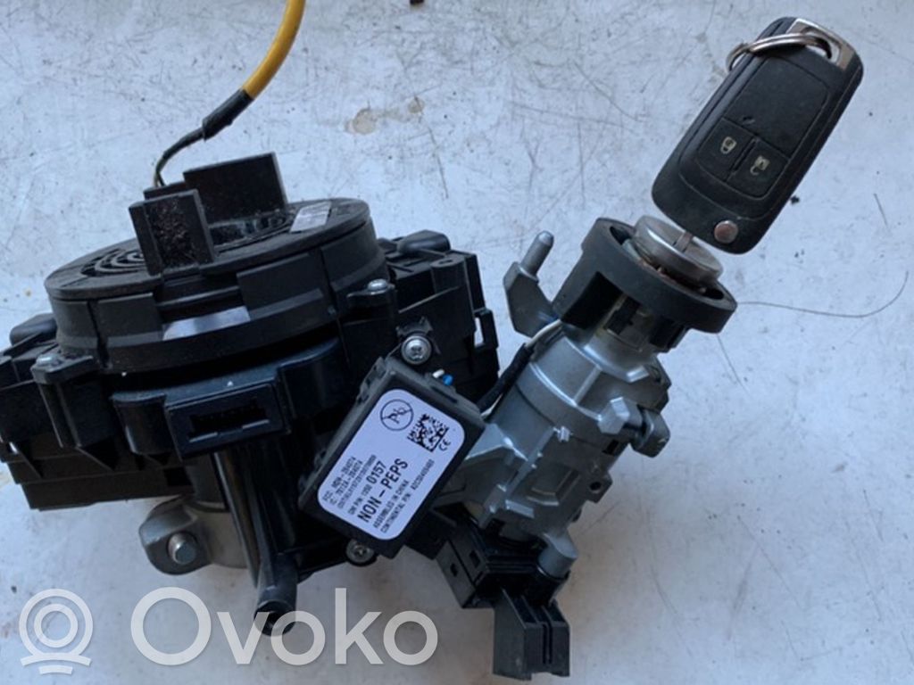 Opel Astra J Užvedimo spynelė 