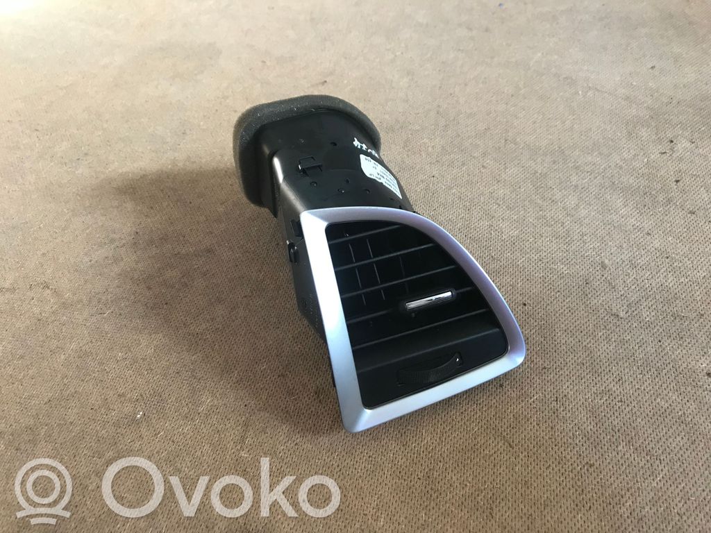 Opel Astra J Boczna kratka nawiewu deski rozdzielczej 