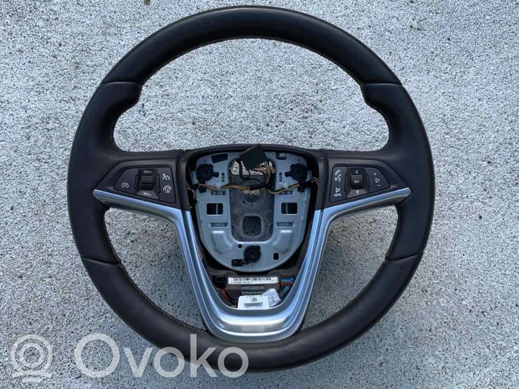 Opel Astra J Ohjauspyörä 