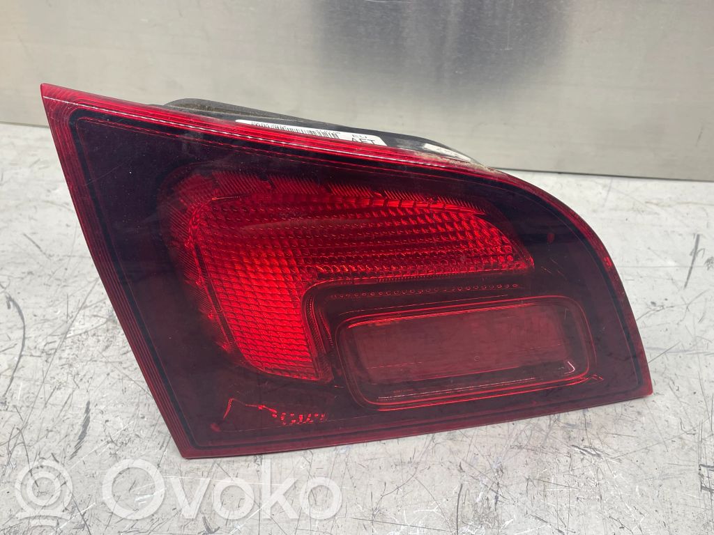 Opel Astra J Lampy tylnej klapy bagażnika 