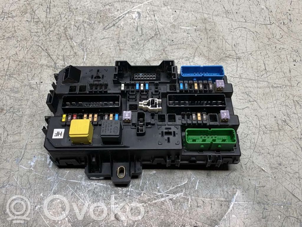 Opel Zafira B Módulo de fusible 
